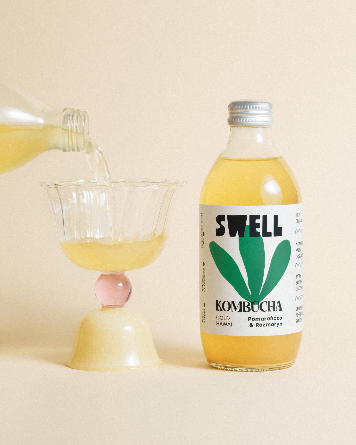 kombucha pomarańcza & rozmaryn, butelka z kieliszkiem